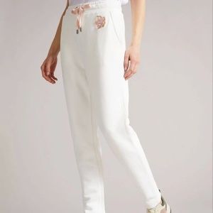 NWT Ted Baker London Dorrine Tonal Magnolia White Jogging Pants - Size 4